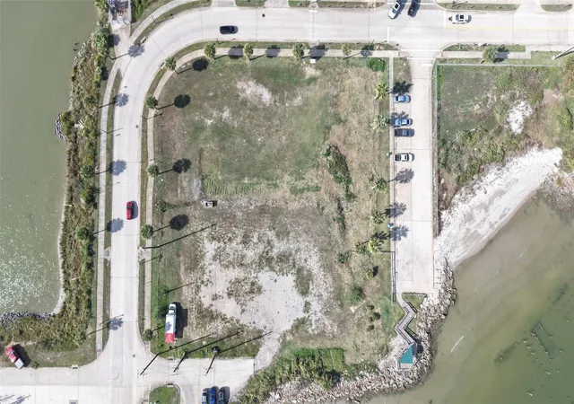 2nd image of 305 Bath Street, Seabrook, TX 77586 | MLS# 2193734