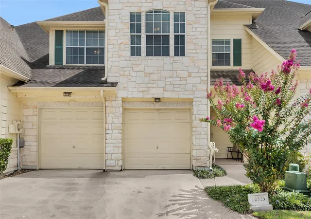 Photo 2 of Townhouse for sale at 10825 Millridge Pines Ct, Houston, TX 77070 | MLS# 46357983 | Listing updated on 2026-08-28