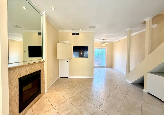 5th image of 11710 Southlake Dr #16, Houston, TX 77077 | MLS# 42144778