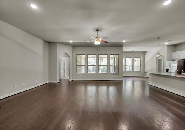 Photo 3 of Single family home for sale at 2051 Brookmont Dr, Conroe, TX 77301 | MLS# 91618739 | Listing updated on 2026-09-19