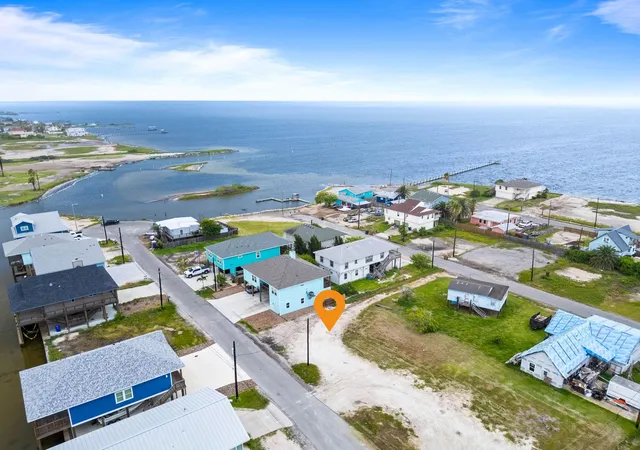 3rd image of 4030 Summit Dr, Corpus Christi, TX 78418 | MLS# 87608028