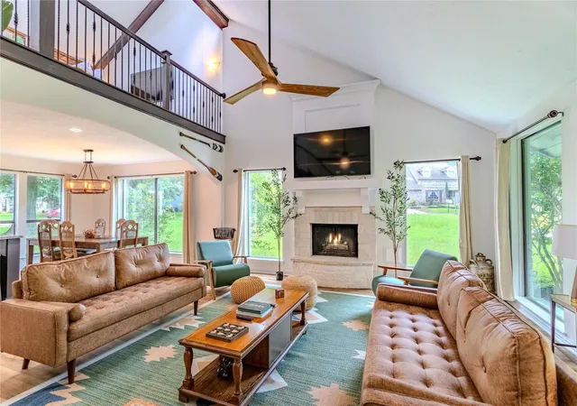 Photo 2 of Single family home for sale at 129 Springs Edge Dr, Conroe, TX 77356 | MLS# 90148571 | Listing updated on 2026-09-11