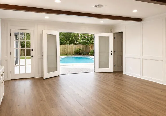 Photo 3 of Single family home for sale at 15203 La Mancha Dr, Houston, TX 77083 | MLS# 14898628 | Listing updated on 2026-09-20