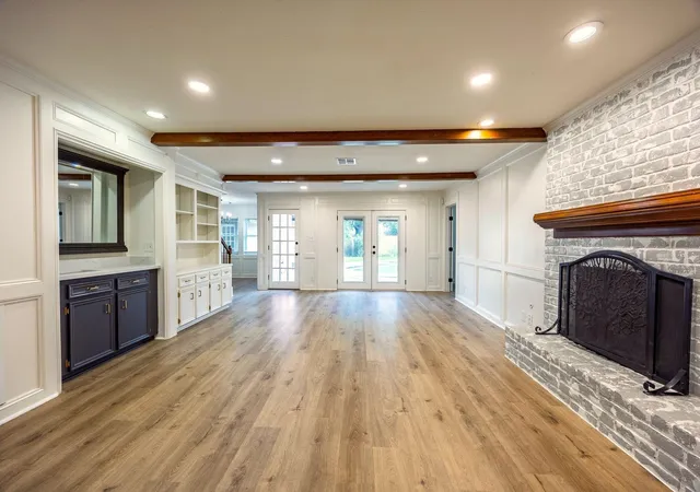 Photo 3 of Single family home for sale at 15203 La Mancha Dr, Houston, TX 77083 | MLS# 14898628 | Listing updated on 2026-09-20