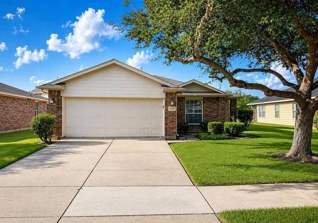 3rd image of 110 Rodeo Dr, Manvel, TX 77578 | MLS# 45714451