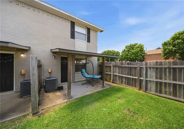Homes for sale in College Station, TX | 1406 Summit Street, College Station, TX 77845 | Houzeo