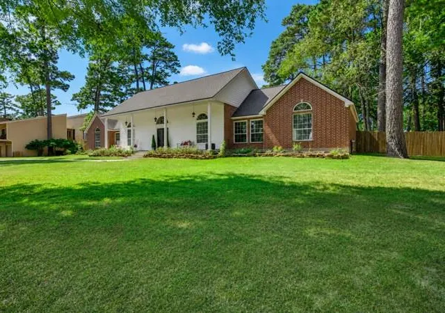 Photo 3 of Single family home for sale at 14131 Lakepoint Dr, Willis, TX 77318 | MLS# 62788658 | Listing updated on 2026-09-17