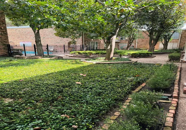 Photo 2 of Condo for sale at 2201 Fountain View Dr #20, Houston, TX 77057 | MLS# 94070211 | Listing updated on 2026-08-14