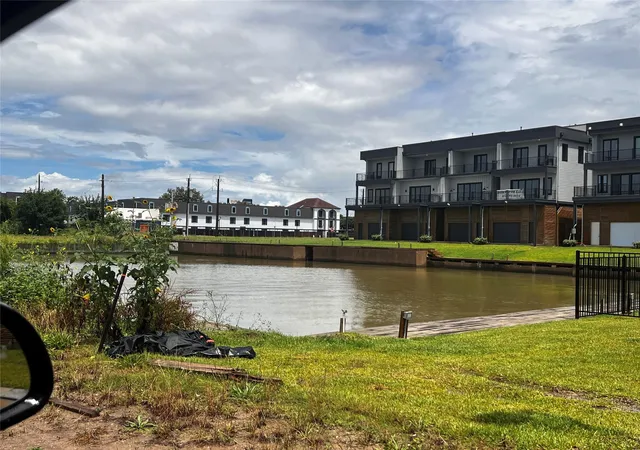 3rd image of 4413 Tucker Ln, Seabrook, TX 77586 | MLS# 40372852
