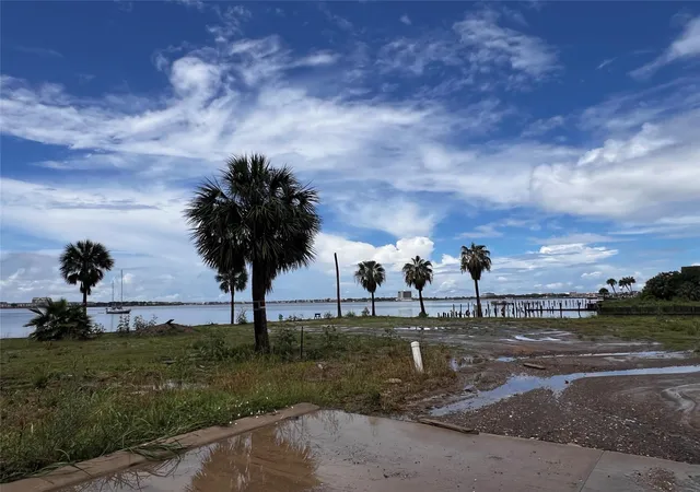 4th image of 4413 Tucker Ln, Seabrook, TX 77586 | MLS# 40372852