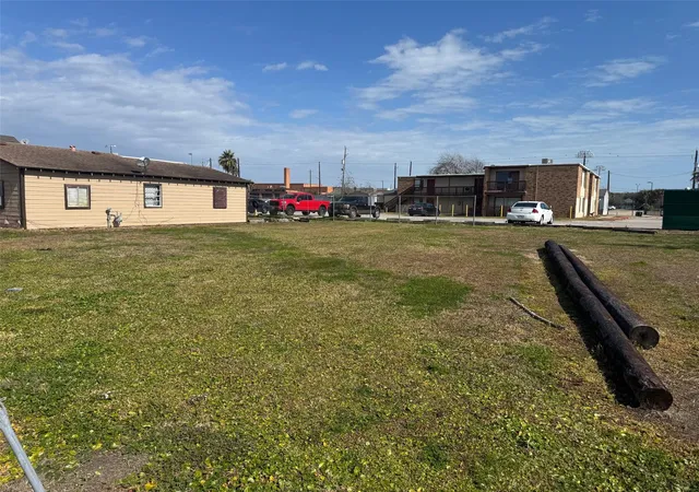 Photo 2 of Land for sale at 19   44th, Galveston, TX 77550 | MLS# 55338516 | Listing updated on 2026-07-17