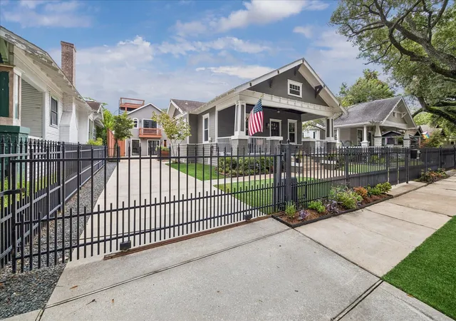 1st image of 618 Bayland Ave, Houston, TX 77009 | MLS# 36467252