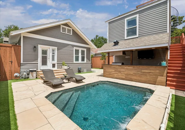 2nd image of 618 Bayland Ave, Houston, TX 77009 | MLS# 36467252