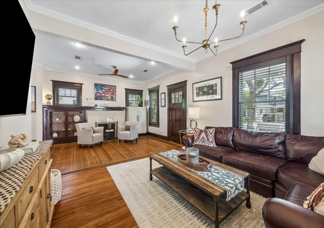 5th image of 618 Bayland Ave, Houston, TX 77009 | MLS# 36467252