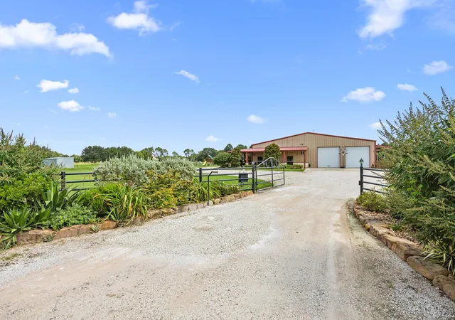 2nd image of 31011 N Fulshear Dr, Fulshear, TX 77441 | MLS# 59908027