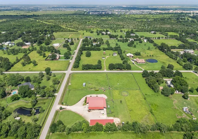 37th image of 31011 N Fulshear Dr, Fulshear, TX 77441 | MLS# 59908027