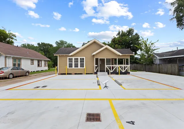 1st image of 1117 Marion St, Port Neches, TX 77651 | MLS# 88046771