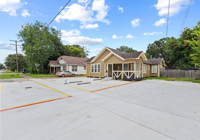28th image of 1117 Marion St, Port Neches, TX 77651 | MLS# 88046771