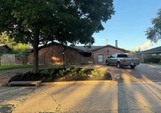 1st image of 4208 Pine Shadows St, Dickinson, TX 77539 | MLS# 53077425