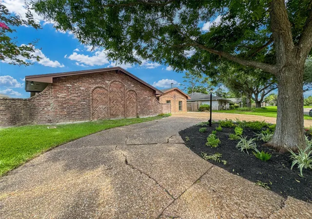 Photo 3 of Sale Pending at 4208 Pine Shadows St, Dickinson, TX 77539 | MLS# 53077425 | Listing updated on 2026-09-26