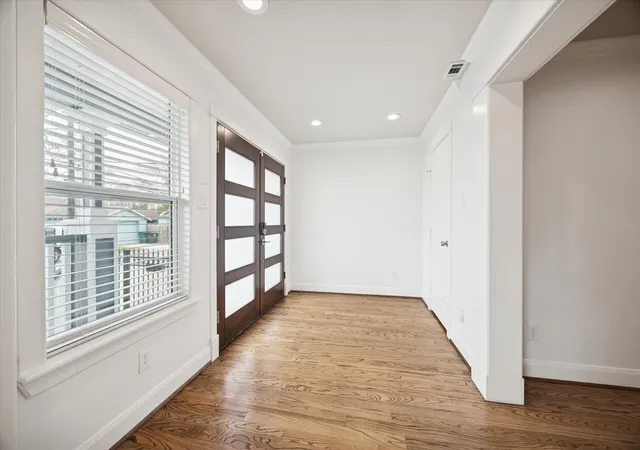 Photo 3 of Sale Pending at 2524 Harvard St, Houston, TX 77008 | MLS# 54096132 | Listing updated on 2026-09-01