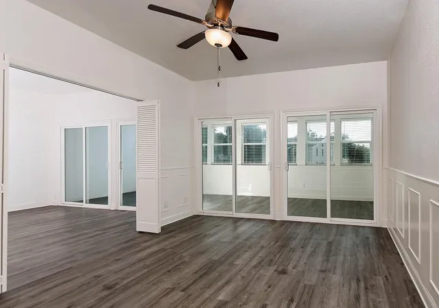 Listing Photo 5 - Condo for sale in building located at 175 April Pt Dr N, Montgomery, TX 77356