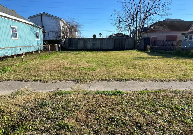 Photo 1 of Land for sale at 3919 Winnie St, Galveston, TX 77550 | MLS# 26040046 | Listing updated on 2026-06-30