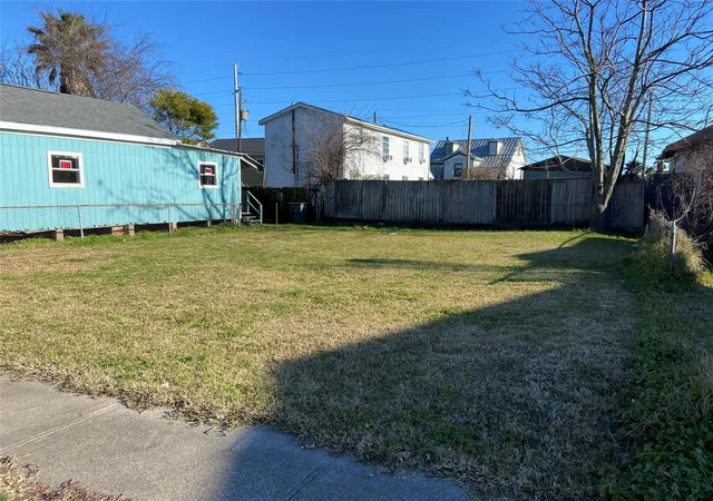 Photo 2 of Land for sale at 3919 Winnie St, Galveston, TX 77550 | MLS# 26040046 | Listing updated on 2026-06-30