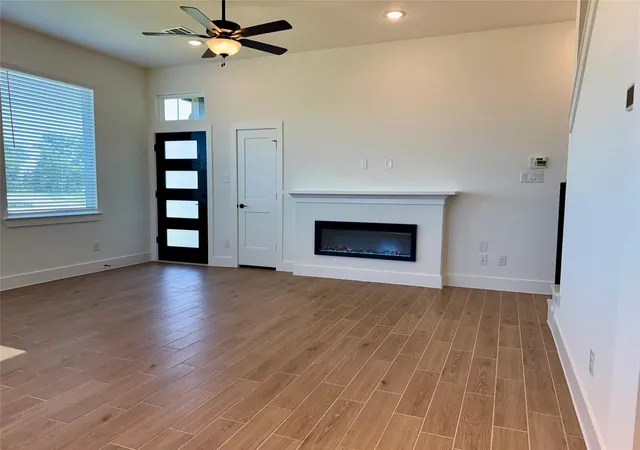 2nd image of 9402 Autumn Vale Dr, Missouri City, TX 77459 | MLS# 81075957