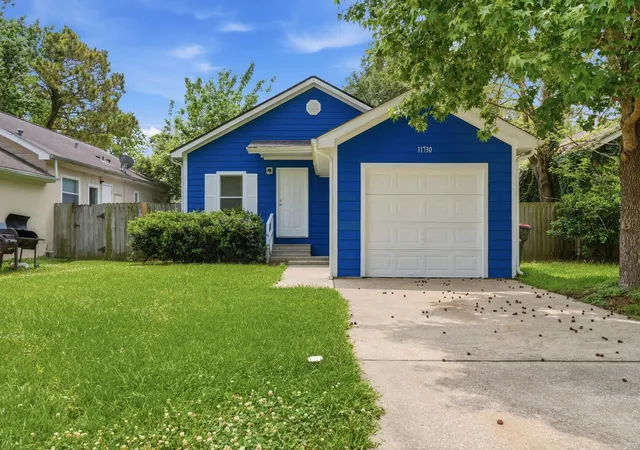 Photo 3 of Single family home for sale at 11730 Greenglen Dr, Houston, TX 77044 | MLS# 81550234 | Listing updated on 2026-08-06