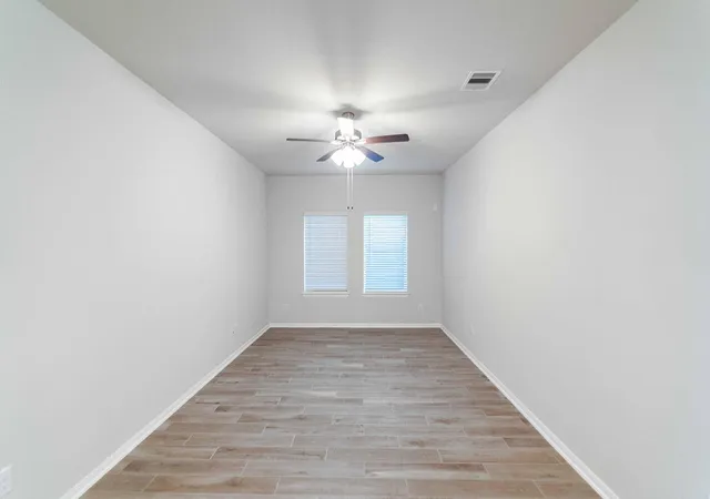 3rd image of 13110 Villa Sola Dr, La Marque, TX 77568 | MLS# 931194