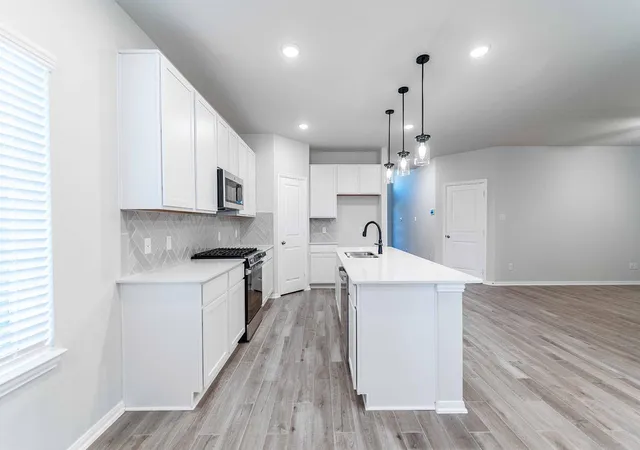 4th image of 13110 Villa Sola Dr, La Marque, TX 77568 | MLS# 931194