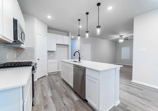 5th image of 13110 Villa Sola Dr, La Marque, TX 77568 | MLS# 931194