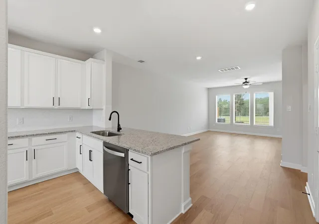 4th image of 8814 New Jade Dr, Magnolia, TX 77583 | MLS# 13983285