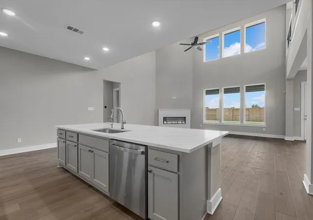 Photo 3 of Single family home for sale at 2715 Crown Ridge Dr, Missouri City, TX 77459 | MLS# 40836580 | Listing updated on 2026-09-15