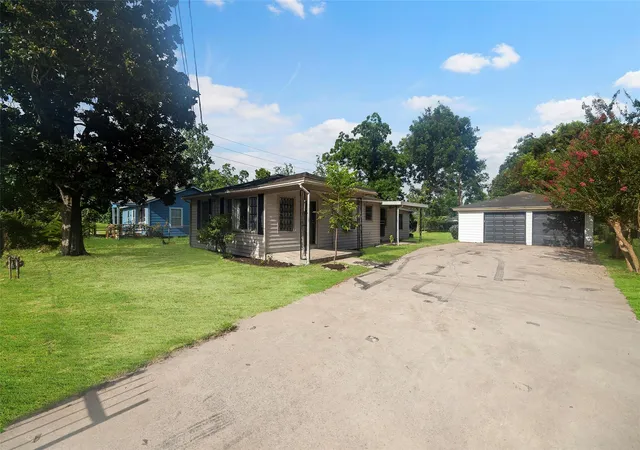 Photo 2 of Single family home for sale at 9217 Camay Dr, Houston, TX 77016 | MLS# 90108341 | Listing updated on 2026-09-09