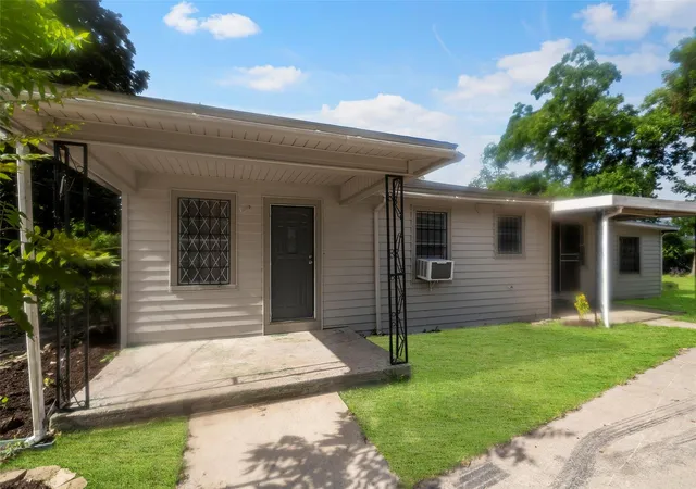 Photo 3 of Single family home for sale at 9217 Camay Dr, Houston, TX 77016 | MLS# 90108341 | Listing updated on 2026-09-09