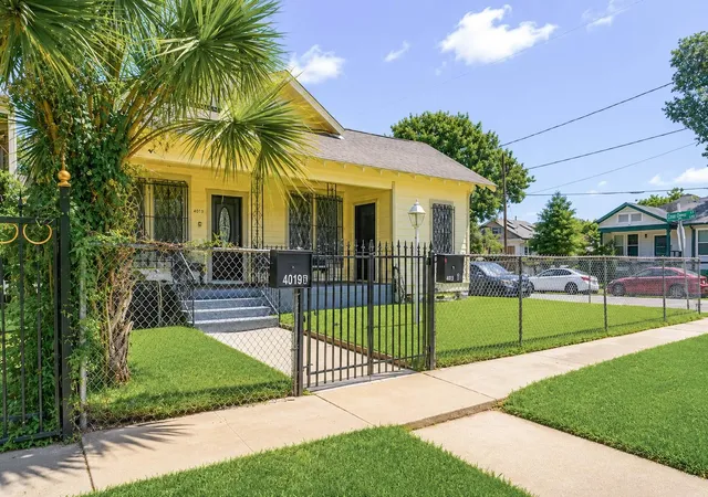 Photo 2 of Single family home for sale at 4019 Garrow St, Houston, TX 77003 | MLS# 61638972 | Listing updated on 2026-08-28