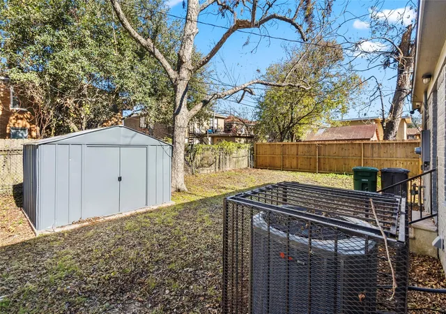 32nd image of 2711 Eagle St, Houston, TX 77004 | MLS# 76589854