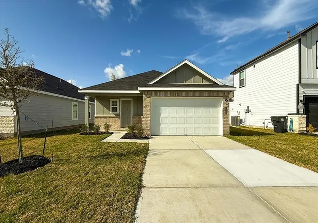 Photo 1 of Sale Pending at 821 Stoney Point Ln, Dayton, TX 77535 | MLS# 4637731 | Listing updated on 2026-08-07