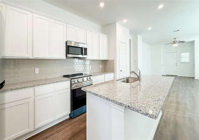 Photo 2 of Sale Pending at 821 Stoney Point Ln, Dayton, TX 77535 | MLS# 4637731 | Listing updated on 2026-08-07