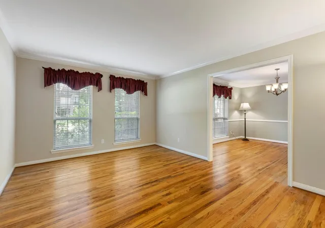 Photo 4 of Single family home for sale at 5619 Willow Walk St, Houston, TX 77069 | MLS# 73112686 | Listing updated on 2026-09-21