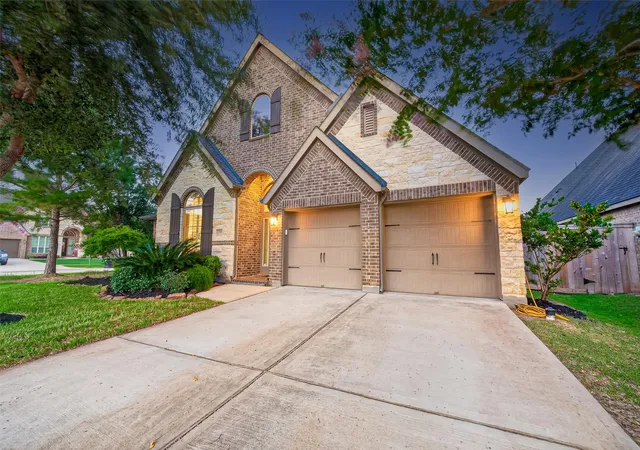Photo 3 of Single family home for sale at 27507 Kingsland Pl Ln, Fulshear, TX 77441 | MLS# 16948931 | Listing updated on 2026-09-13