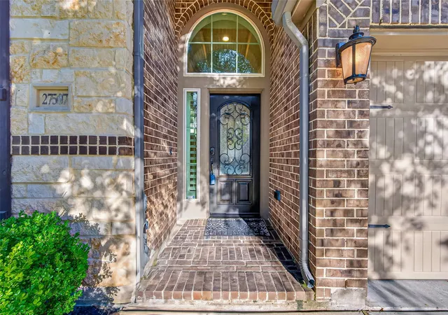 Photo 4 of Single family home for sale at 27507 Kingsland Pl Ln, Fulshear, TX 77441 | MLS# 16948931 | Listing updated on 2026-09-13