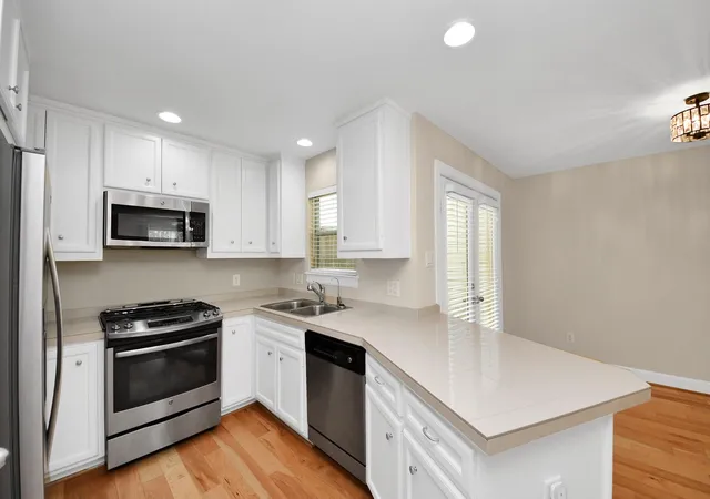 Photo 3 of Sale Pending at 5951 S Loop E #52, Houston, TX 77033 | MLS# 90179340 | Listing updated on 2026-09-19