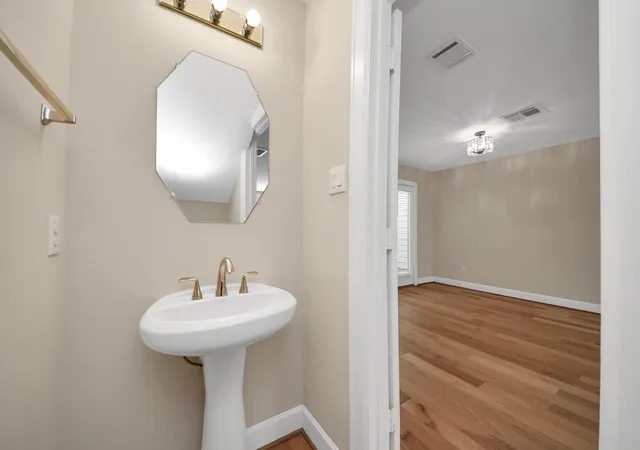 Photo 4 of Sale Pending at 5951 S Loop E #52, Houston, TX 77033 | MLS# 90179340 | Listing updated on 2026-09-19