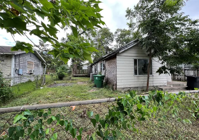 Photo 3 of Land for sale at 7004 Market St, Houston, TX 77020 | MLS# 64209872 | Listing updated on 2026-04-22