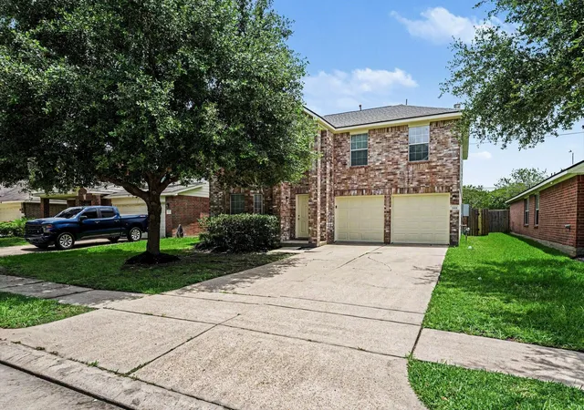 Photo 2 of Single family home for sale at 2611 Feather Green Trl, Fresno, TX 77545 | MLS# 34839888 | Listing updated on 2026-08-25