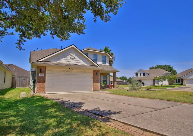 Photo 2 of Single family home for sale at 2906 Landing Edge Lane Lane, League City, TX 77539 | MLS# 25316928 | Listing updated on 2026-09-16