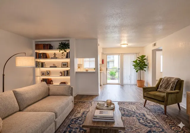 2nd image of 9201 Clarewood Dr #307, Houston, TX 77036 | MLS# 85848353